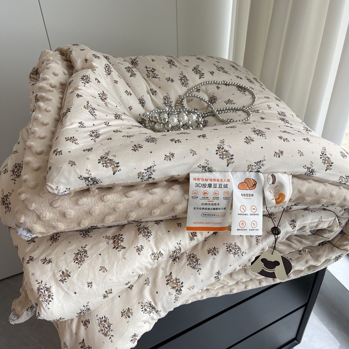 91家纺网 家纺一手货源 找家纺 奈萝家纺 2024新款秋冬印花针织棉豆豆绒春秋被冬被 秋意