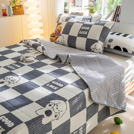 91家纺网 家纺一手货源 找家纺 （总）X猫先生 2024新款牛奶绒床盖床垫小清新印花夹棉水洗棉炕盖双面两用