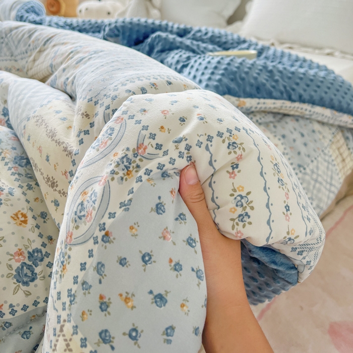 91家纺网 家纺一手货源 找家纺 卢赛尔 2024新款双层豆豆被 百福被