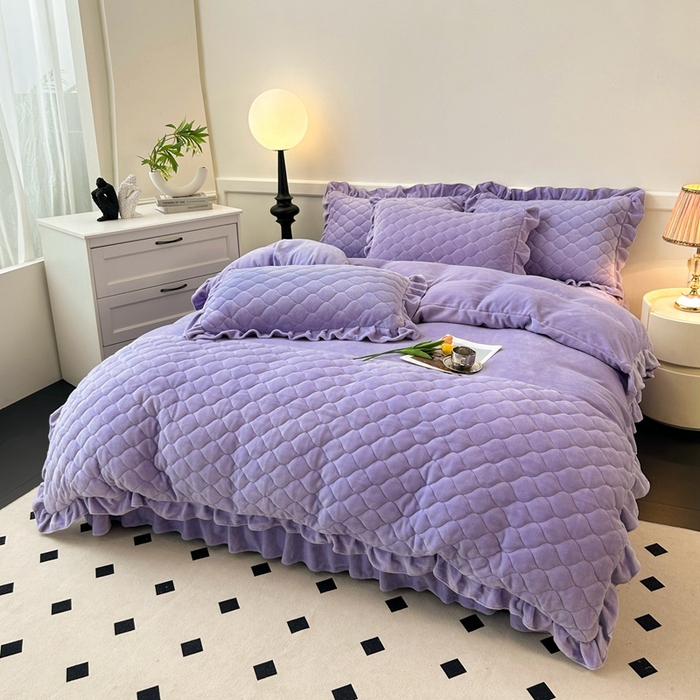 91家纺网 家纺一手货源 找家纺 屹成家纺 2024新款牛奶绒拼接款床盖四件套 拼接款-蔓紫