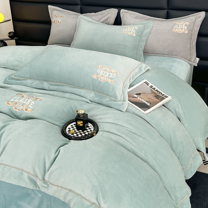 91家纺网 家纺一手货源 找家纺 羽梦家纺 2024秋冬新品260克加厚全工艺消光保暖花边刺绣牛奶绒四件套-遇见春屿系列 遇见春屿-湖蓝