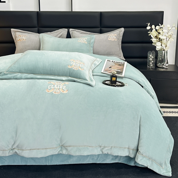 91家纺网 家纺一手货源 找家纺 羽梦家纺 2024秋冬新品260克加厚全工艺消光保暖花边刺绣牛奶绒四件套-遇见春屿系列 遇见春屿-湖蓝