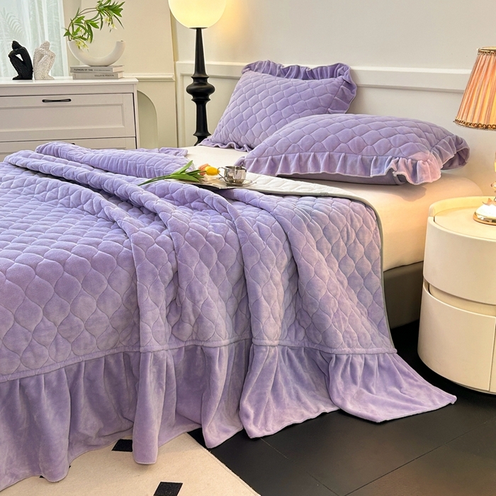 91家纺网 家纺一手货源 找家纺 屹成家纺 2024新款牛奶绒拼接款床盖四件套 拼接款-蔓紫