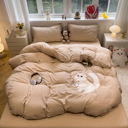 91家纺网 家纺一手货源 找家纺 （总）优色良品家纺 2024新款水洗棉重工刺绣贴布绣四件套-奶猫款式二