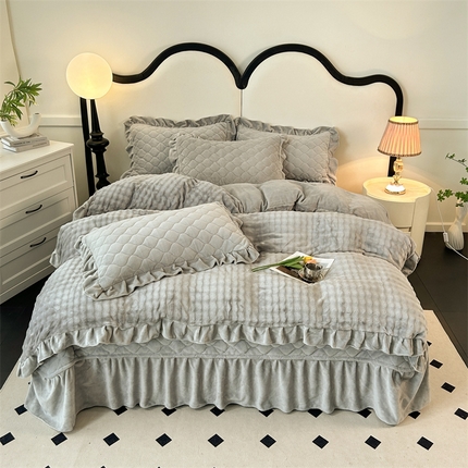 91家纺网 家纺一手货源 找家纺 屹成家纺 2024新款牛奶绒泡泡款床盖四件套 泡泡款-银灰