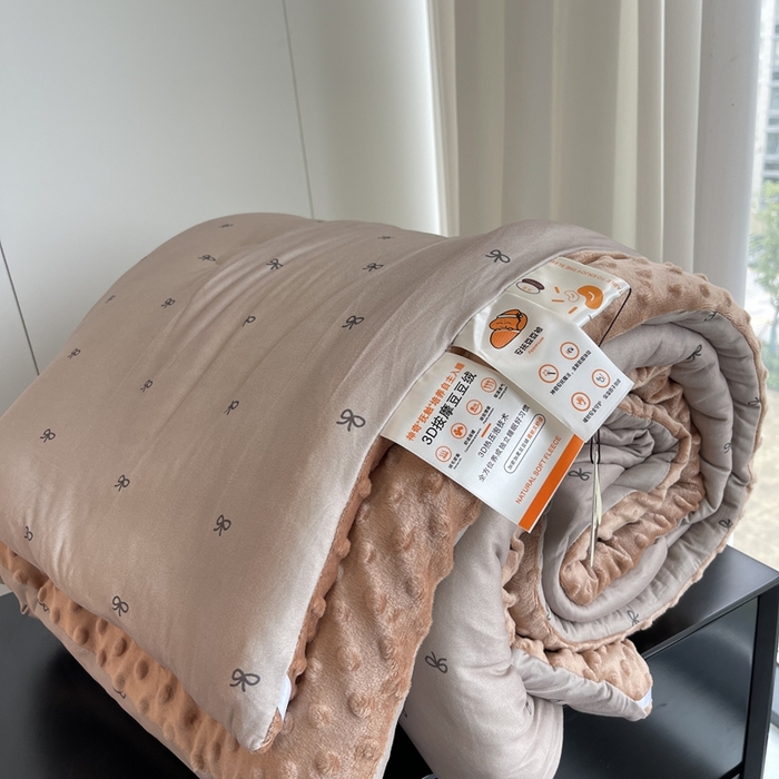 91家纺网 家纺一手货源 找家纺 奈萝家纺 2024新款秋冬印花针织棉豆豆绒春秋被冬被 蝴蝶结咖