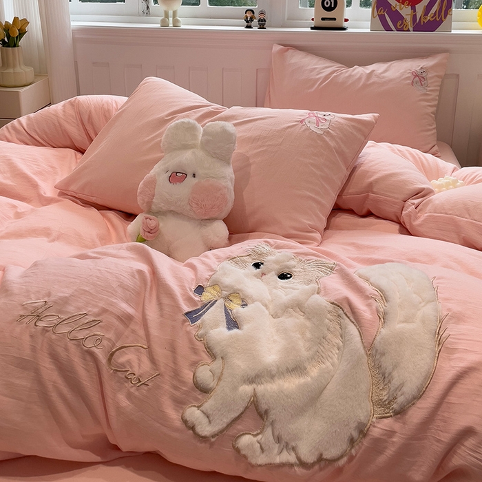 91家纺网 家纺一手货源 找家纺 （总）优色良品家纺 2024新款水洗棉重工刺绣贴布绣四件套-奶猫款式二