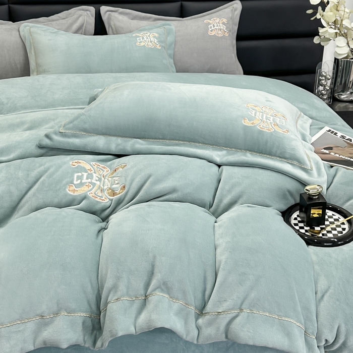 91家纺网 家纺一手货源 找家纺 羽梦家纺 2024秋冬新品260克加厚全工艺消光保暖花边刺绣牛奶绒四件套-遇见春屿系列 遇见春屿-湖蓝