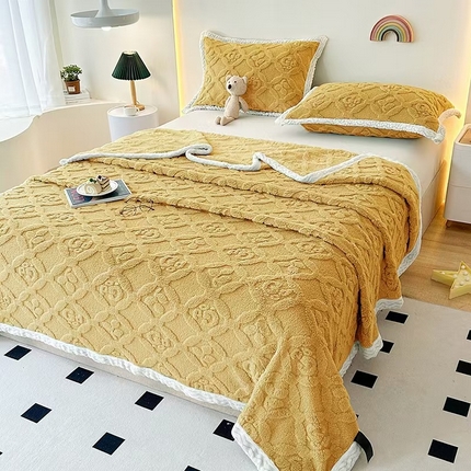 91家纺网 家纺一手货源 找家纺 （总）悦织湾 2025新款面包格塔芙绒舒棉绒蝴蝶毛毯卷边包边款