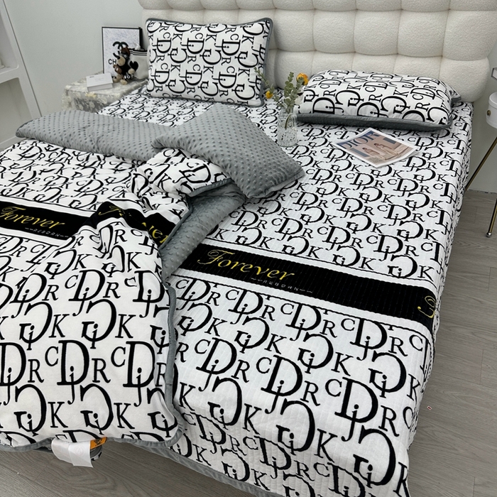 91家纺网 家纺一手货源 找家纺 暖居 2024新款婴儿绒 榻榻米炕盖床盖四件套 D字母