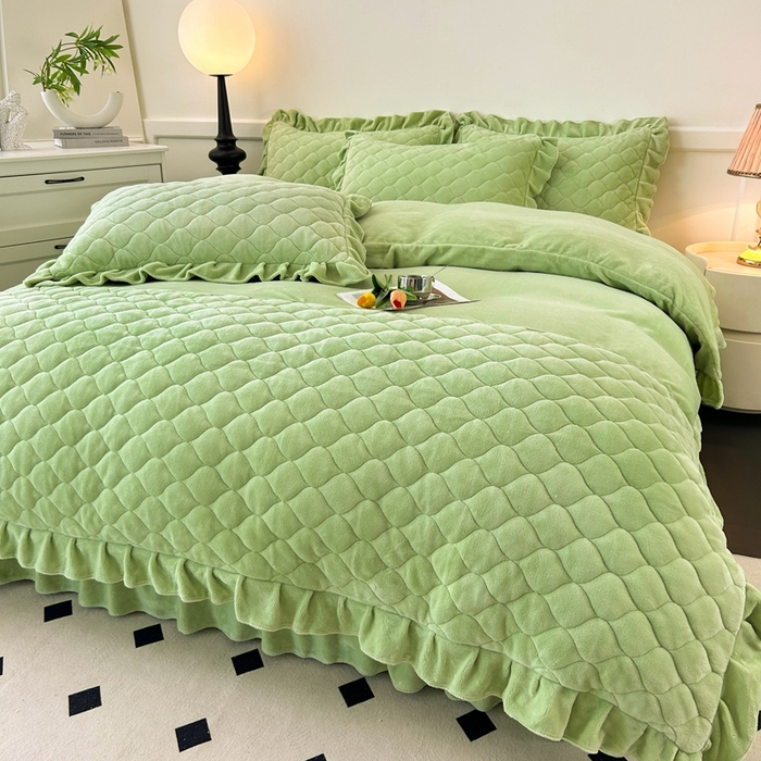 91家纺网 家纺一手货源 找家纺 屹成家纺 2024新款牛奶绒拼接款床盖四件套 拼接款-嫩绿