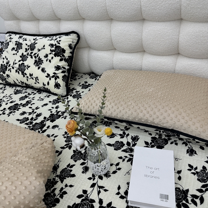 91家纺网 家纺一手货源 找家纺 暖居 2024新款婴儿绒 榻榻米炕盖床盖四件套 黑花