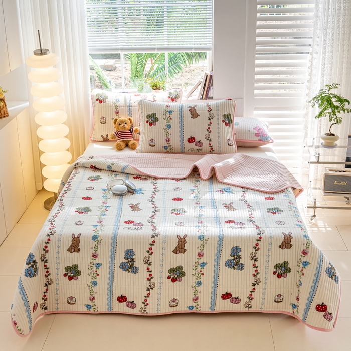 91家纺网 家纺一手货源 找家纺 X猫先生 2024新款牛奶绒床盖床垫小清新印花夹棉水洗棉炕盖双面两用 枝间梦