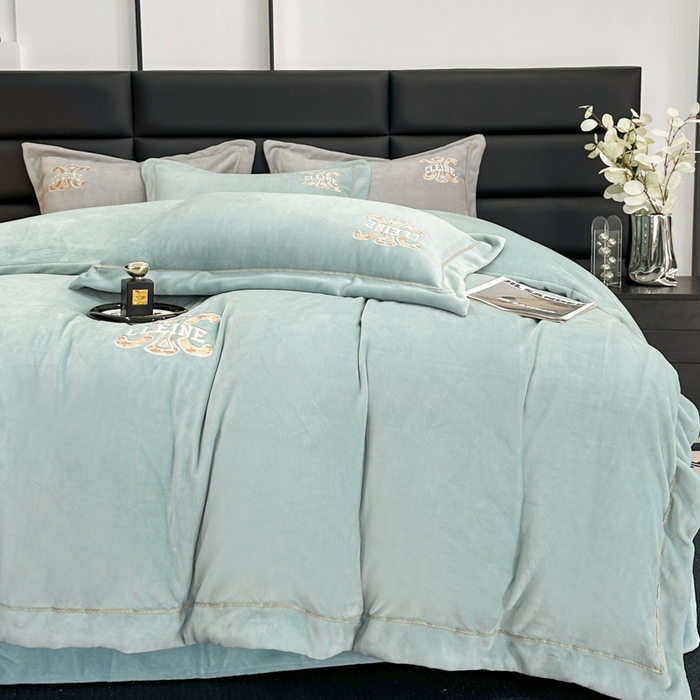 91家纺网 家纺一手货源 找家纺 羽梦家纺 2024秋冬新品260克加厚全工艺消光保暖花边刺绣牛奶绒四件套-遇见春屿系列 遇见春屿-湖蓝