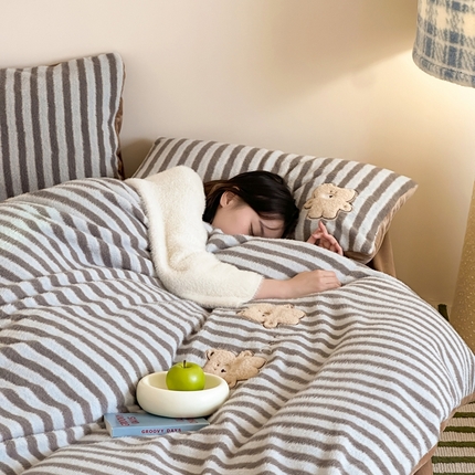 桔子家纺 2024新款仿羊毛绒系列四件套 多米熊