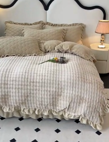 91家纺网 家纺一手货源 找家纺 屹成家纺 2024新款牛奶绒泡泡款床盖四件套 泡泡款-奶咖