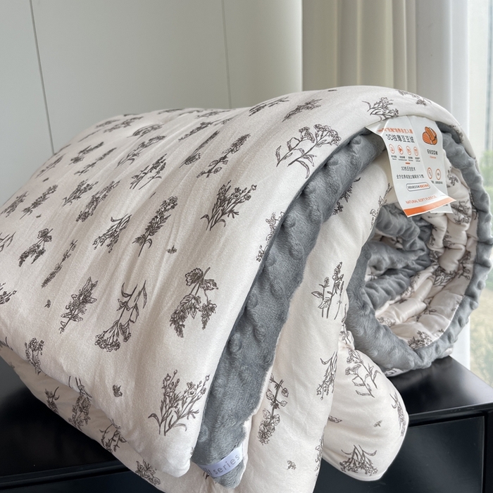 91家纺网 家纺一手货源 找家纺 奈萝家纺 2024新款秋冬印花针织棉豆豆绒春秋被冬被 曼城旧事