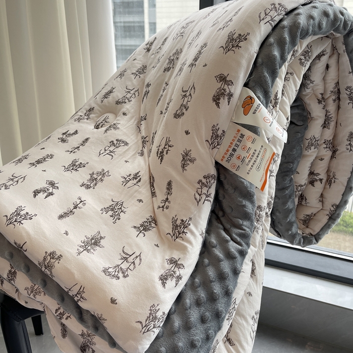 91家纺网 家纺一手货源 找家纺 奈萝家纺 2024新款秋冬印花针织棉豆豆绒春秋被冬被 曼城旧事