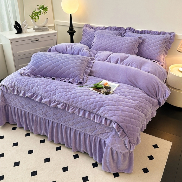 91家纺网 家纺一手货源 找家纺 屹成家纺 2024新款牛奶绒拼接款床盖四件套 拼接款-蔓紫