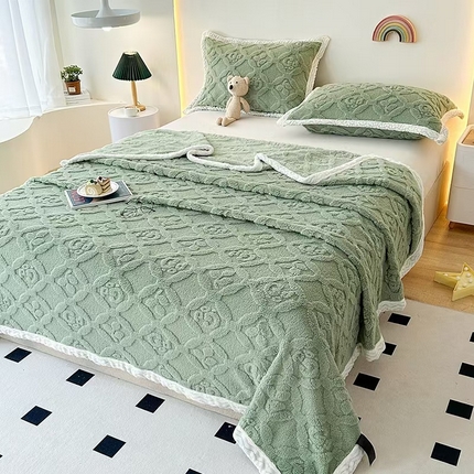 91家纺网 家纺一手货源 找家纺 （总）悦织湾 2025新款面包格塔芙绒舒棉绒蝴蝶毛毯卷边包边款