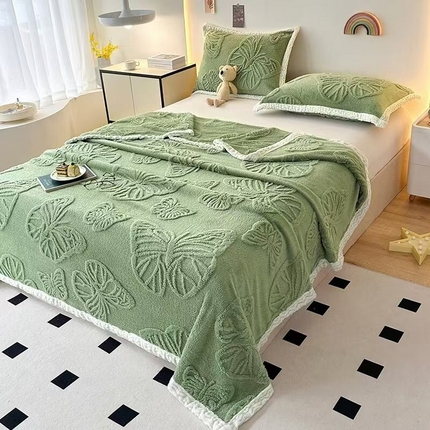 91家纺网 家纺一手货源 找家纺 （总）悦织湾 2025新款面包格塔芙绒舒棉绒蝴蝶毛毯卷边包边款