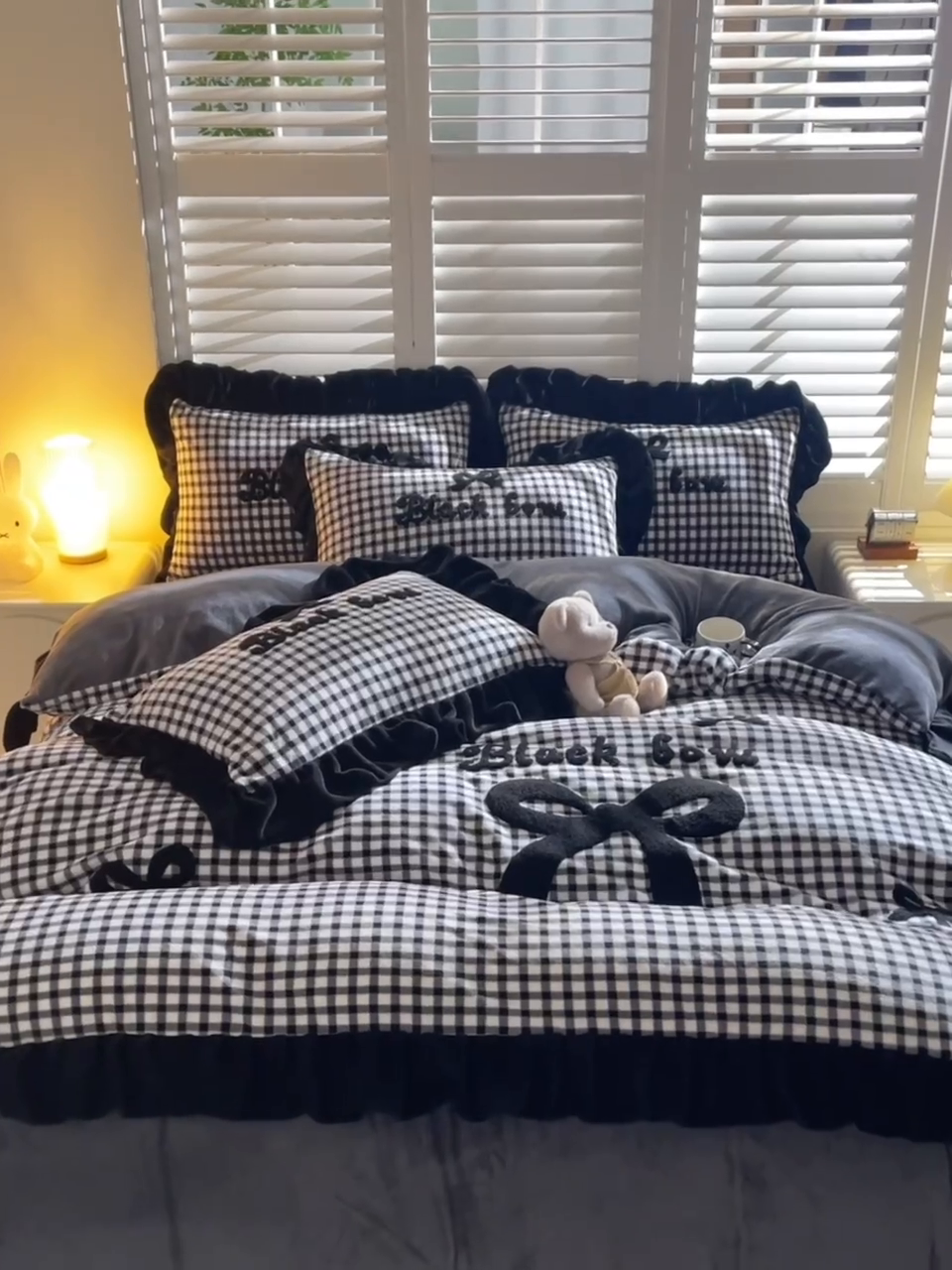 91家纺网 家纺一手货源 找家纺 炫拼家纺 2024新款法式蝴蝶结牛奶绒四件套 法式蝴蝶结-黑