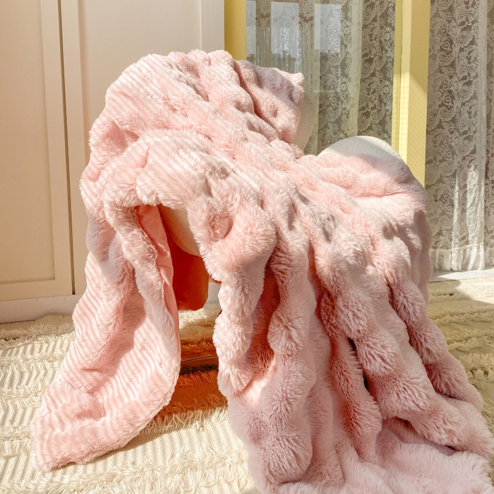 91家纺网 家纺一手货源 找家纺 潮邦创意家居 2025新款托卡斯大泡泡皮草级仿兔毛毯 托卡斯大泡泡-粉色