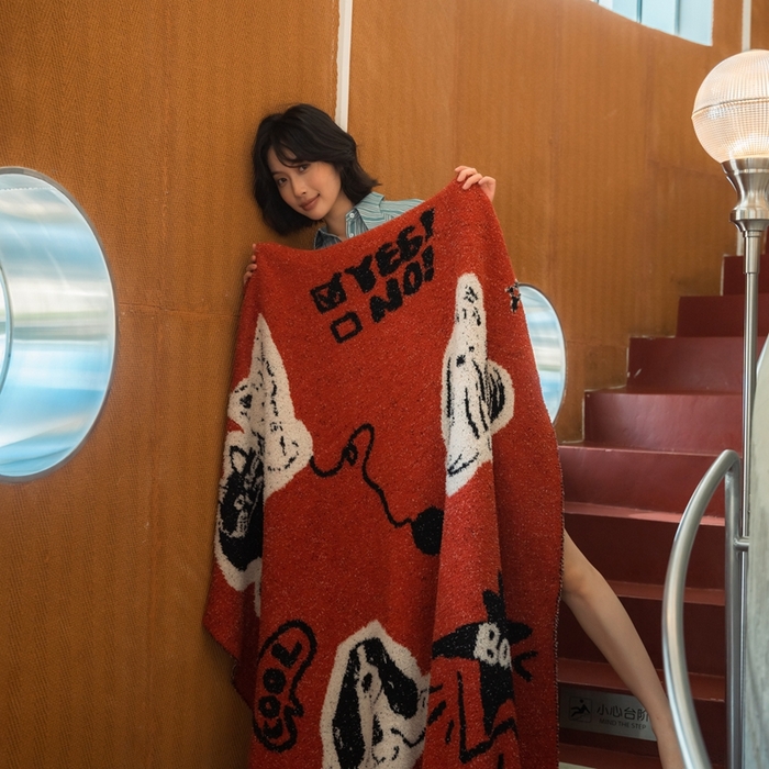 91家纺网 家纺一手货源 找家纺 圆岛 2024新款多功能针织半边绒毛毯 抽象小狗