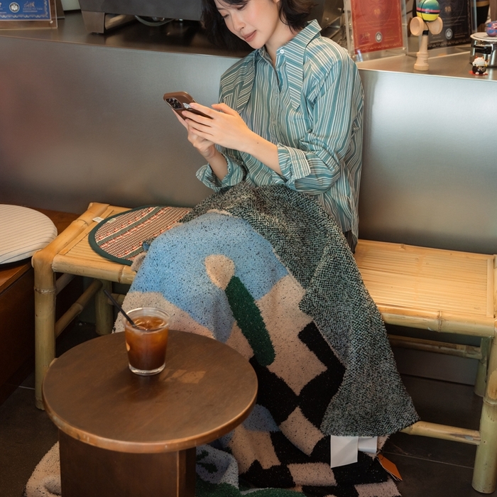 91家纺网 家纺一手货源 找家纺 圆岛 2024新款多功能针织半边绒毛毯 豪斯棋盘