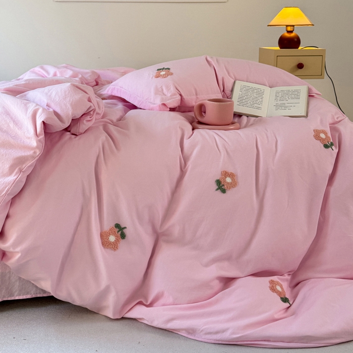 91家纺网 家纺一手货源 找家纺 布可家纺 2025新款水洗棉毛巾绣四件套 花儿朵朵-粉