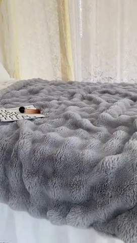 91家纺网 家纺一手货源 找家纺 潮邦创意家居 2025新款托卡斯大泡泡皮草级仿兔毛毯 托卡斯大泡泡-灰色