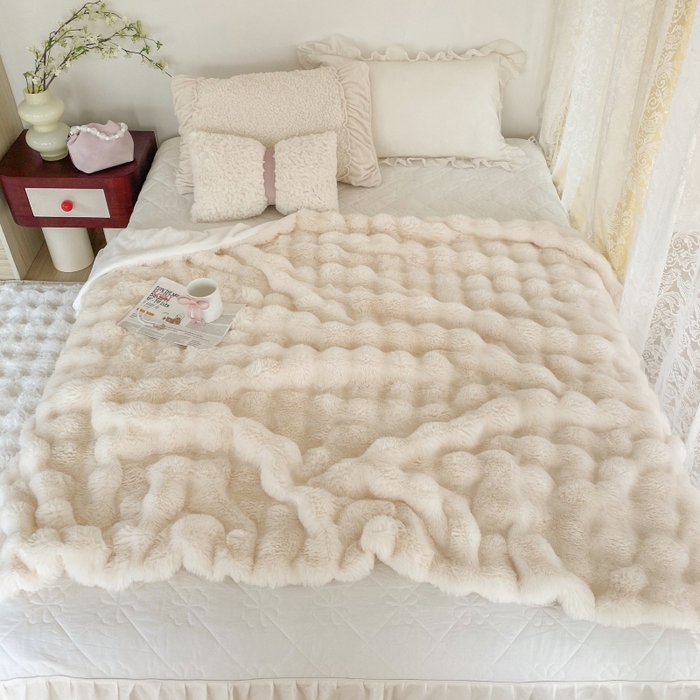 91家纺网 家纺一手货源 找家纺 潮邦创意家居 2025新款托卡斯大泡泡皮草级仿兔毛毯 托卡斯大泡泡-白色