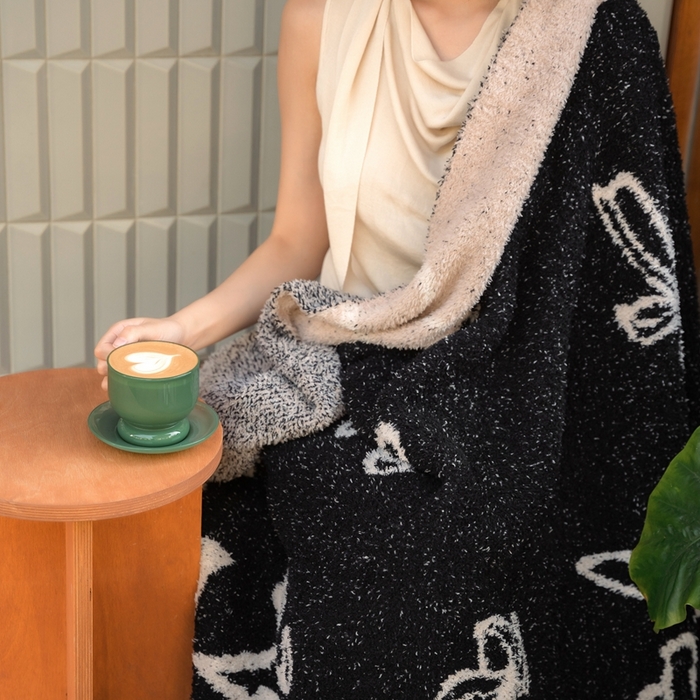 91家纺网 家纺一手货源 找家纺 圆岛 2024新款多功能针织半边绒毛毯 中古花