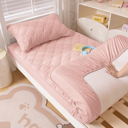 91家纺网 家纺一手货源 找家纺 （总）暖季家纺 2025新款心芙系列夹棉防水床笠学生款