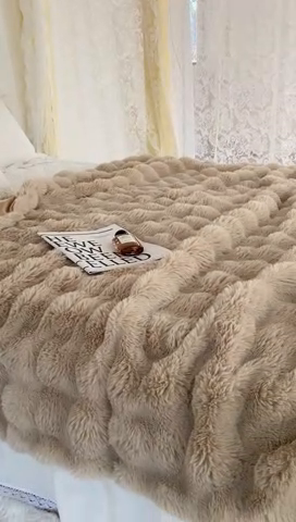 91家纺网 家纺一手货源 找家纺 潮邦创意家居 2025新款托卡斯大泡泡皮草级仿兔毛毯 托卡斯大泡泡-咖色