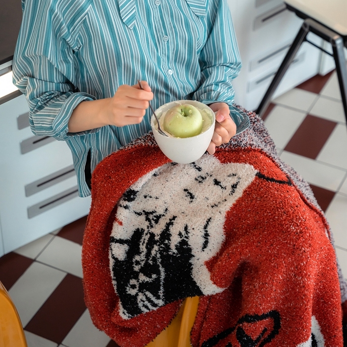 91家纺网 家纺一手货源 找家纺 圆岛 2024新款多功能针织半边绒毛毯 抽象小狗