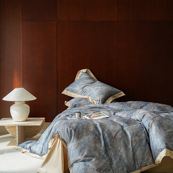 91家纺网 家纺一手货源 找家纺 2024新款天丝棉磨毛宽边+嵌条印花四件套 巴黎印象-蓝