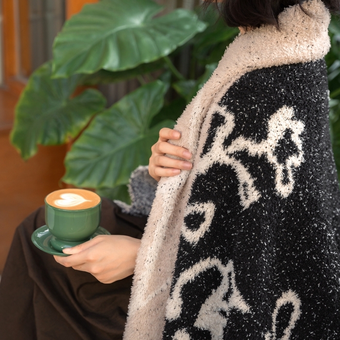 91家纺网 家纺一手货源 找家纺 圆岛 2024新款多功能针织半边绒毛毯 中古花