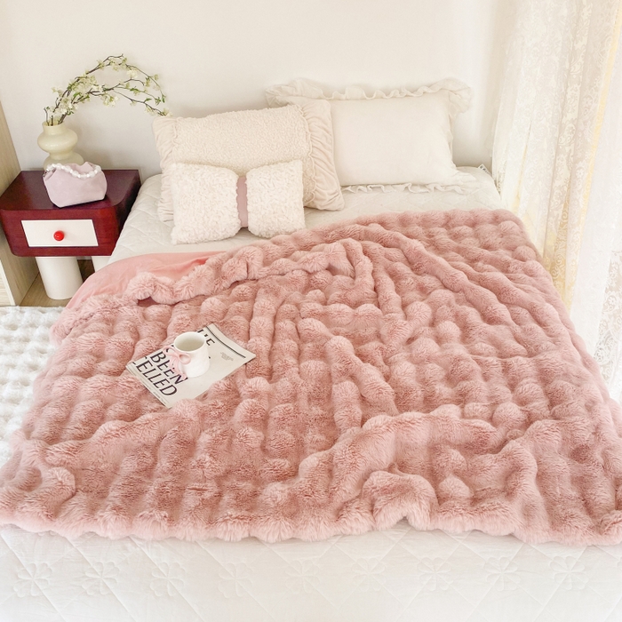 91家纺网 家纺一手货源 找家纺 潮邦创意家居 2025新款托卡斯大泡泡皮草级仿兔毛毯 托卡斯大泡泡-粉色