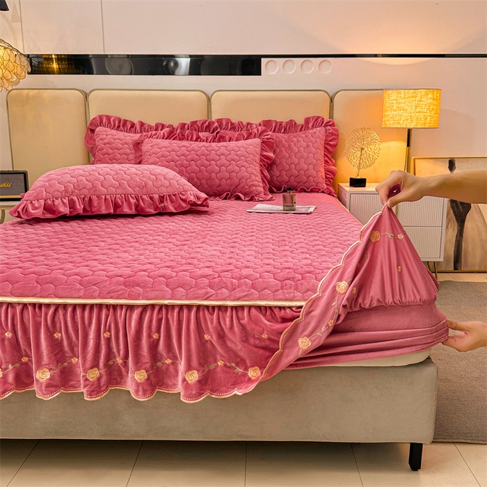 91家纺网 家纺一手货源 找家纺 恒爱家纺 2024新款宝宝绒霞姿月韵床笠 豆沙红