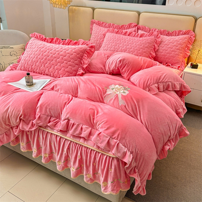 91家纺网 家纺一手货源 找家纺 恒爱家纺 2024新款宝宝绒霞姿月韵四件套 欧韵粉