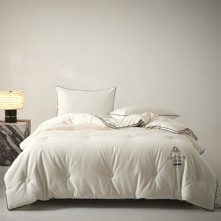 91家纺网 家纺一手货源 找家纺 头等舱 2025新款全棉A类100支双股立体80大豆抗菌秋冬被（配送麂皮绒皮革包装） 高雅白