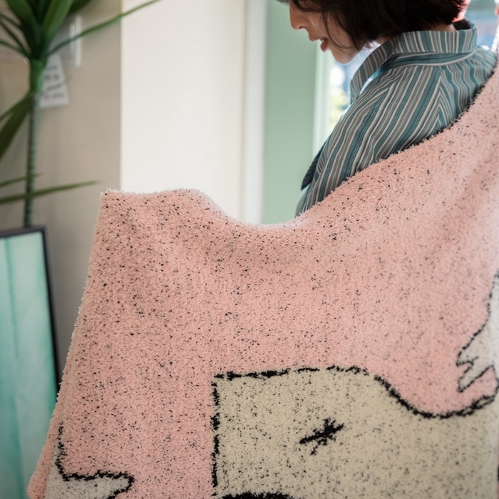 91家纺网 家纺一手货源 找家纺 圆岛 2024新款多功能针织半边绒毛毯 秋千猫