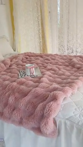 91家纺网 家纺一手货源 找家纺 潮邦创意家居 2025新款托卡斯大泡泡皮草级仿兔毛毯 托卡斯大泡泡-粉色