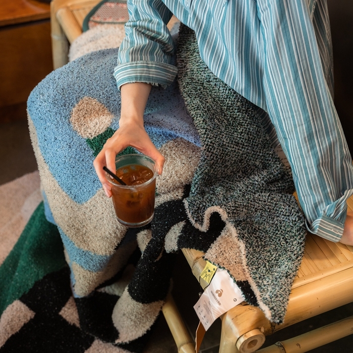 91家纺网 家纺一手货源 找家纺 圆岛 2024新款多功能针织半边绒毛毯 豪斯棋盘