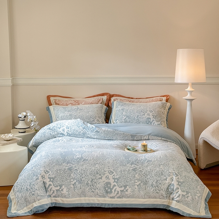 91家纺网 家纺一手货源 找家纺 2024冬季新款雕花绒系列四件套-赫本 赫本-天蓝