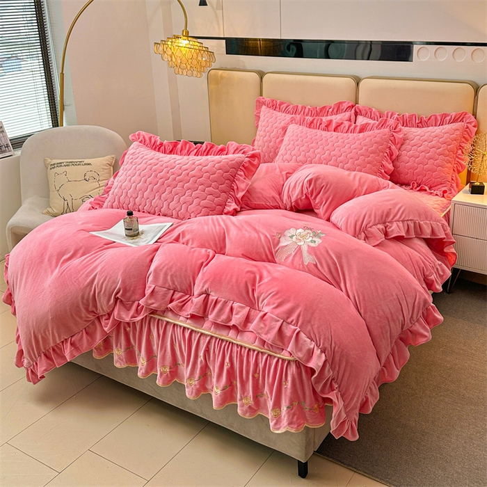 91家纺网 家纺一手货源 找家纺 恒爱家纺 2024新款宝宝绒霞姿月韵四件套 欧韵粉