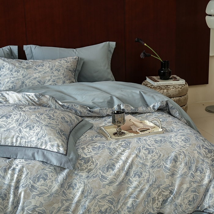 91家纺网 家纺一手货源 找家纺 2024新款天丝棉磨毛宽边+嵌条印花四件套 繁花予槿-蓝