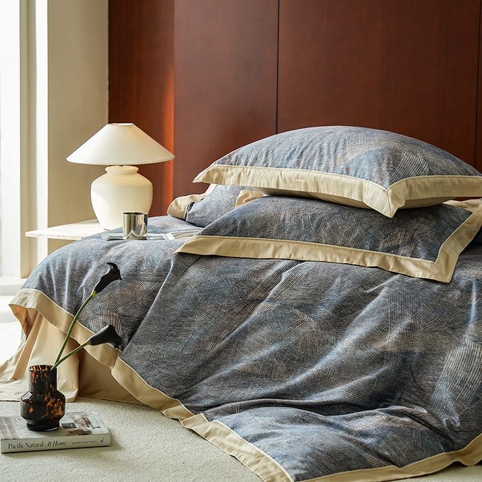 91家纺网 家纺一手货源 找家纺 2024新款天丝棉磨毛宽边+嵌条印花四件套 巴黎印象-蓝