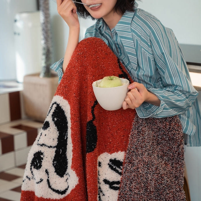 91家纺网 家纺一手货源 找家纺 圆岛 2024新款多功能针织半边绒毛毯 抽象小狗